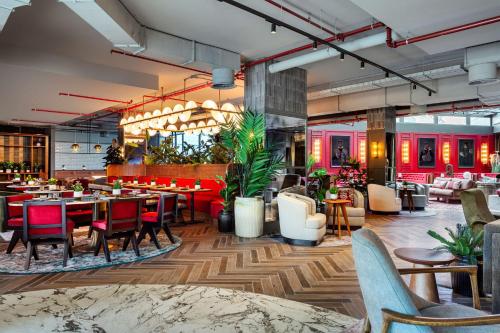 Imagen general del Hotel Radisson Red Madrid. Foto 10