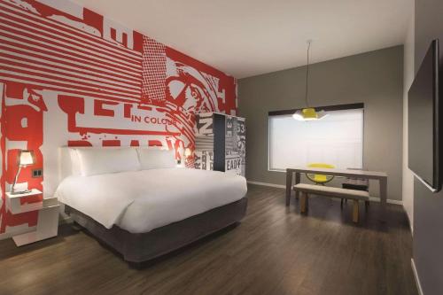 Imagen de la habitación del Hotel Radisson Red Minneapolis Downtown. Foto 20