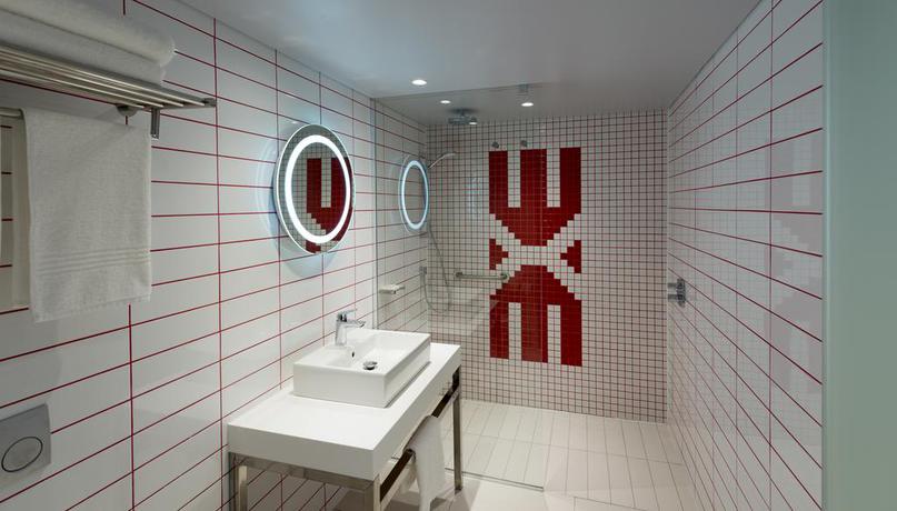 Imagen de la habitación del Hotel Radisson Red VandA Waterfront. Foto 12