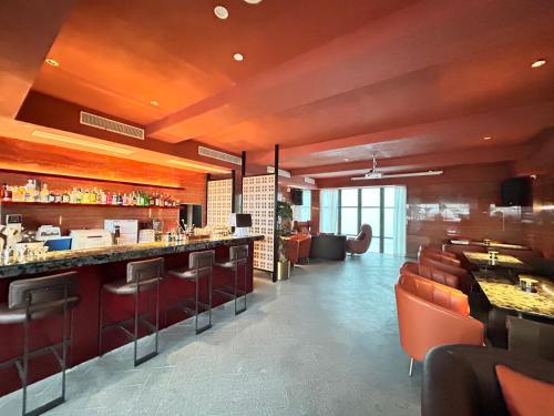 Imagen general del Hotel Radisson Red Yangzhou Slender West Lake. Foto 6