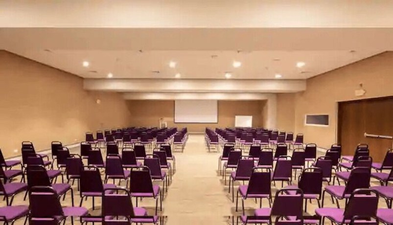 Imagen de los interiores del Hotel Radisson Resort And Spa Lonavala. Foto 8