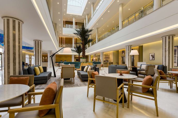 Imagen de los interiores del Hotel Radisson Riyadh Airport. Foto 20