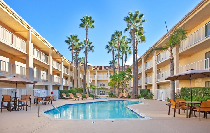 Imagen de la piscina del Hotel Radisson San Diego-Rancho Bernardo. Foto 16