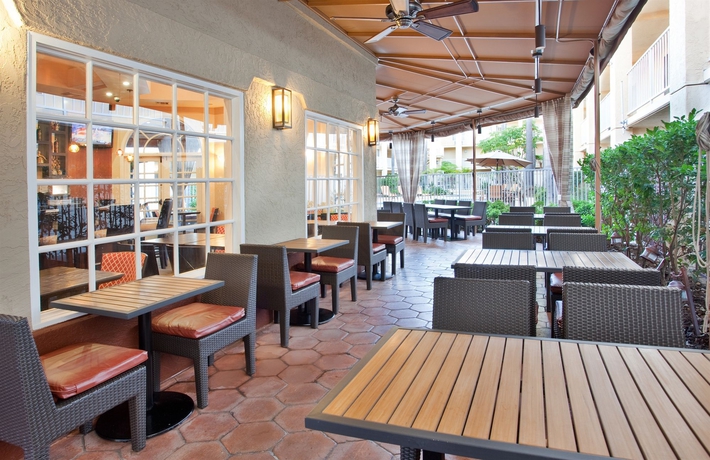 Imagen del bar/restaurante del Hotel Radisson San Diego-Rancho Bernardo. Foto 4