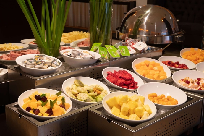 Imagen del bar/restaurante del Hotel Radisson San Isidro. Foto 5