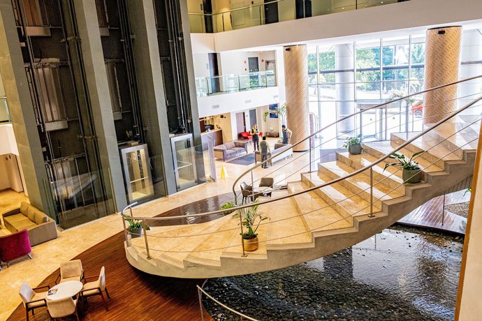 Imagen de los interiores del Hotel Radisson Santa Cruz. Foto 18