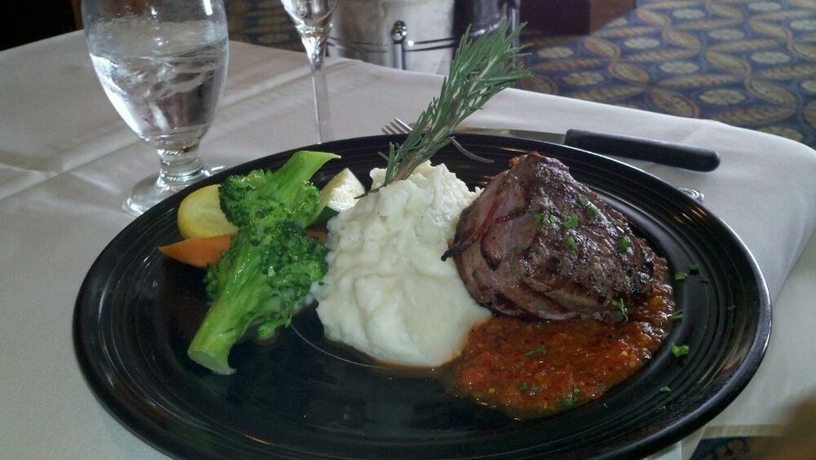 Imagen del bar/restaurante del Hotel Radisson Santa Maria. Foto 3