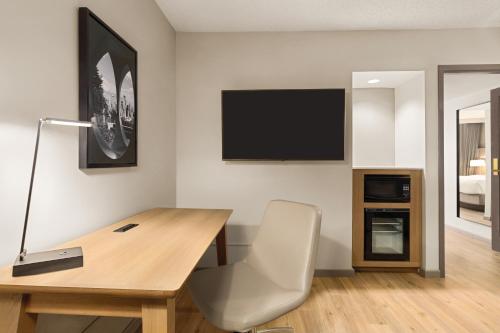 Imagen de la habitación del Hotel Radisson Seattle Airport. Foto 15