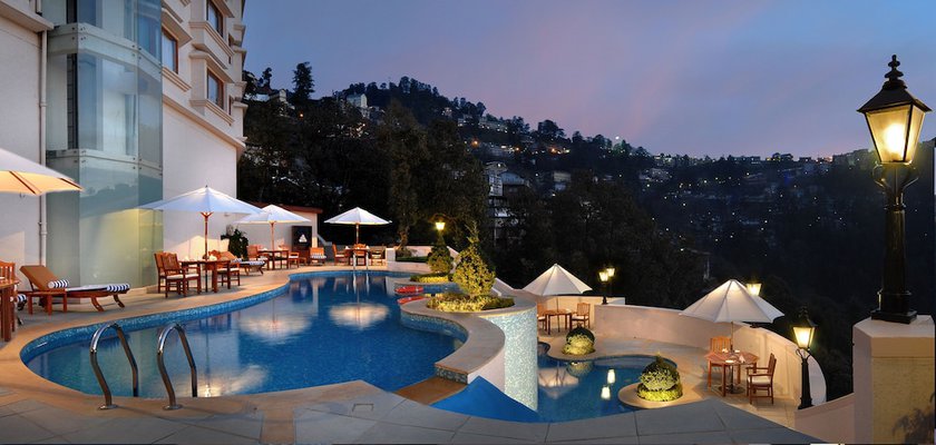 Imagen de la piscina del Hotel Radisson Shimla. Foto 20