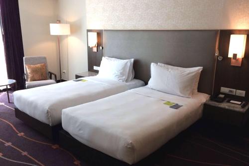 Imagen de la habitación del Hotel Radisson Suites Bangkok Sukhumvit. Foto 18