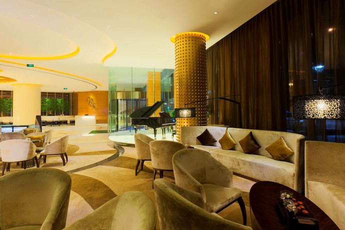 Imagen de los interiores del Hotel Radisson Tianjin Aqua City. Foto 15