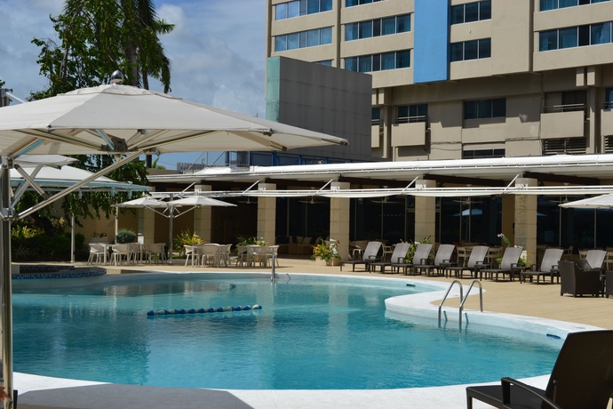 Imagen de la piscina del Hotel Radisson Trinidad. Foto 12