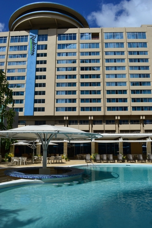 Imagen de la piscina del Hotel Radisson Trinidad. Foto 14