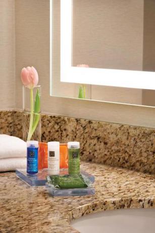 Imagen de la habitación del Hotel Radisson Vancouver Airport. Foto 7