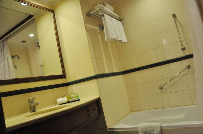 Imagen de la habitación del Hotel Radisson Varanasi. Foto 14