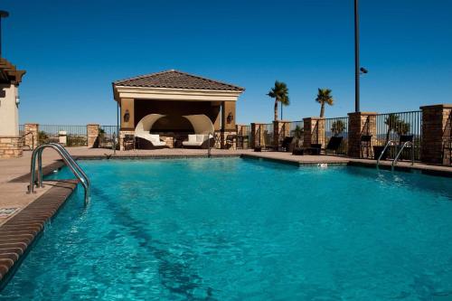 Imagen de la piscina del Hotel Radisson Yuma. Foto 20