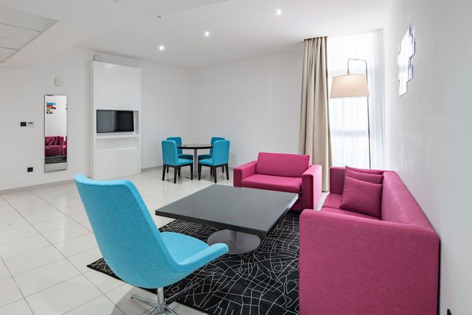 Imagen de la habitación del Hotel Radisson and Apartments Dammam Industry City. Foto 3