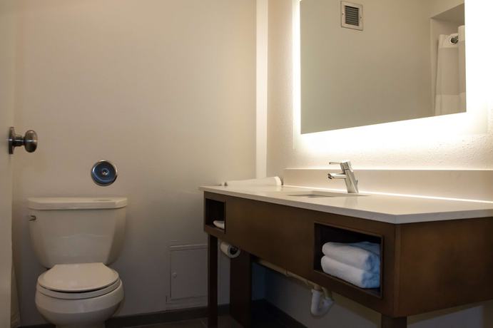 Imagen de la habitación del Hotel Radisson and Conference Center Fond du Lac. Foto 11