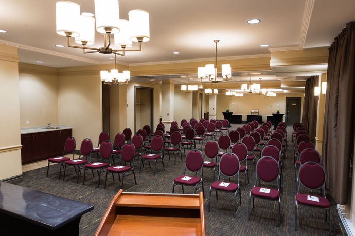 Imagen general del Hotel Radisson and Suites Fort Mcmurray. Foto 2