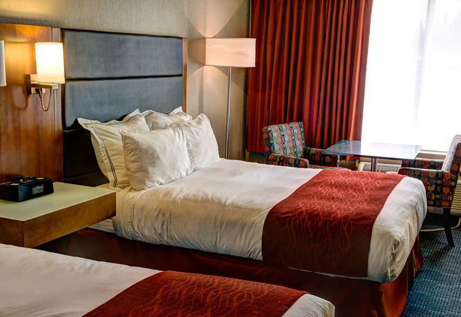 Imagen de la habitación del Hotel Radisson and Suites Fort Mcmurray. Foto 14