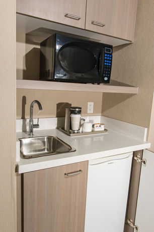 Imagen de los interiores del Hotel Radisson and Suites Fort Mcmurray. Foto 16