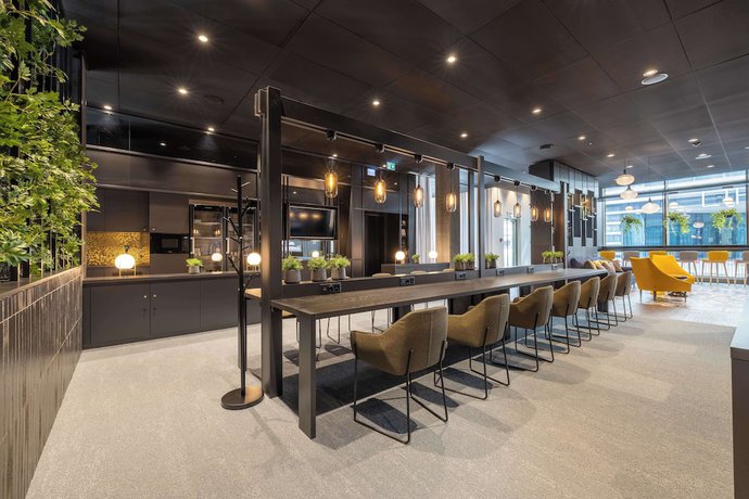 Imagen de los interiores del Hotel Radisson and Suites Zurich. Foto 17