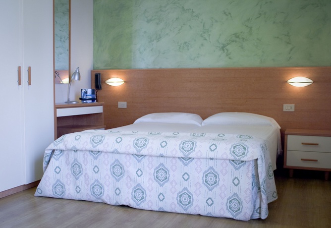 Imagen de la habitación del Hotel Rado. Foto 5