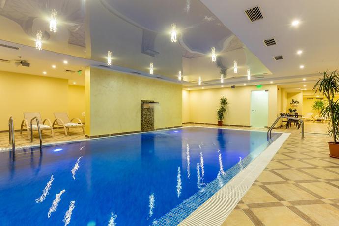 Imagen de la piscina del Hotel Radoslava. Foto 16