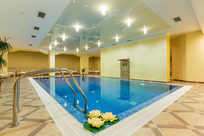 Imagen de la piscina del Hotel Radoslava. Foto 17