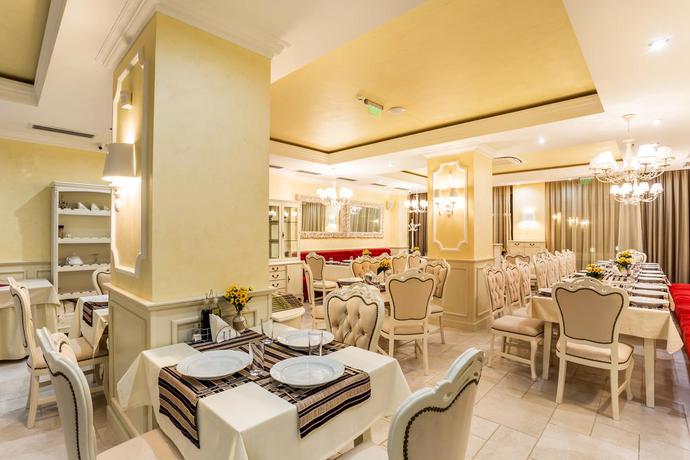 Imagen del bar/restaurante del Hotel Radoslava. Foto 3