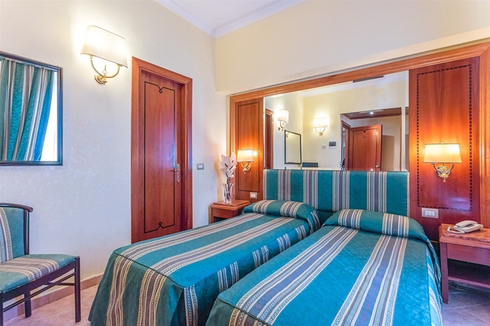 Imagen de la habitación del Hotel Raeli Lazio. Foto 16