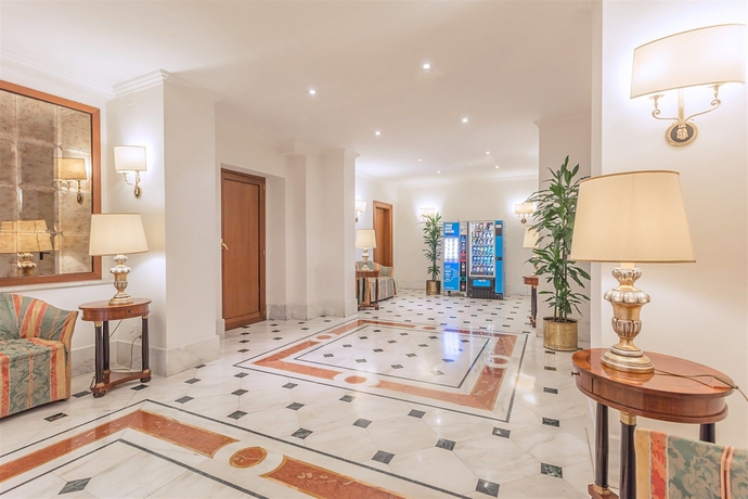 Imagen de los interiores del Hotel Raeli Luce. Foto 14