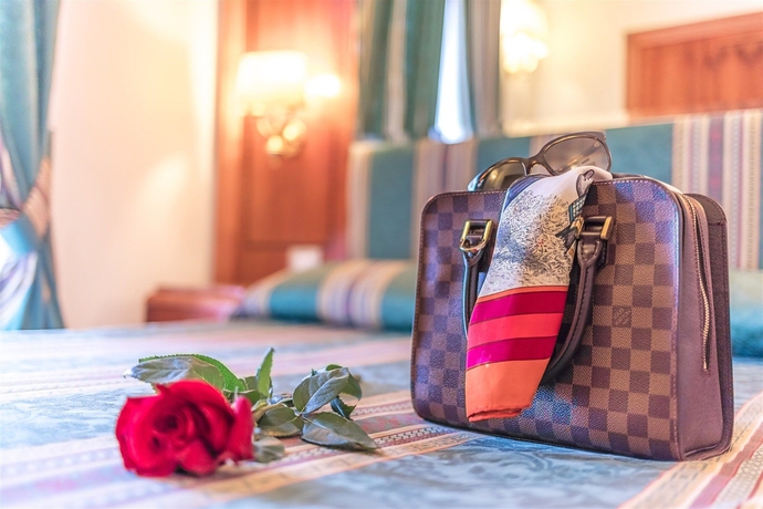 Imagen de la habitación del Hotel Raeli Lux. Foto 12