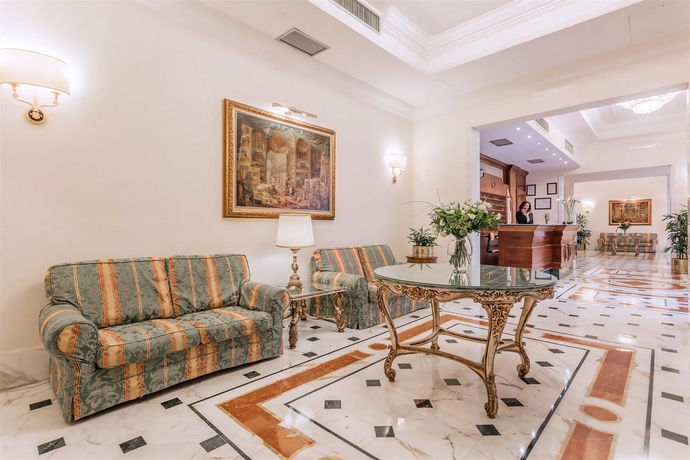 Imagen de los interiores del Hotel Raeli Noto. Foto 16