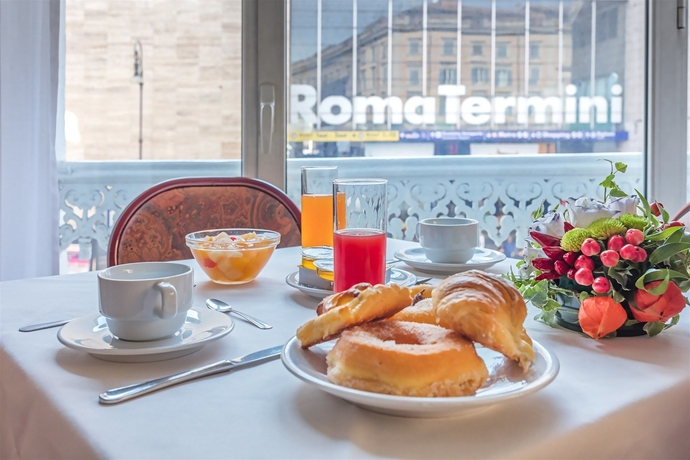 Imagen del bar/restaurante del Hotel Raeli Siracusa. Foto 4