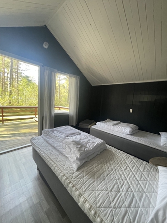 Imagen de la habitación del Hotel Raet Camping. Foto 8