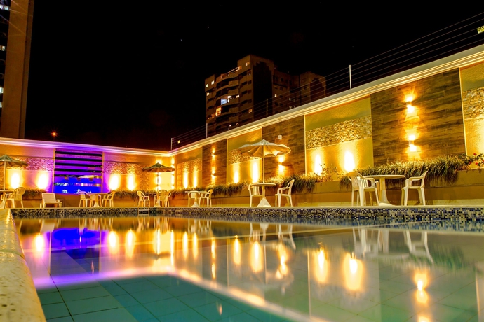 Imagen de la piscina del Hotel Rafain Centro. Foto 15