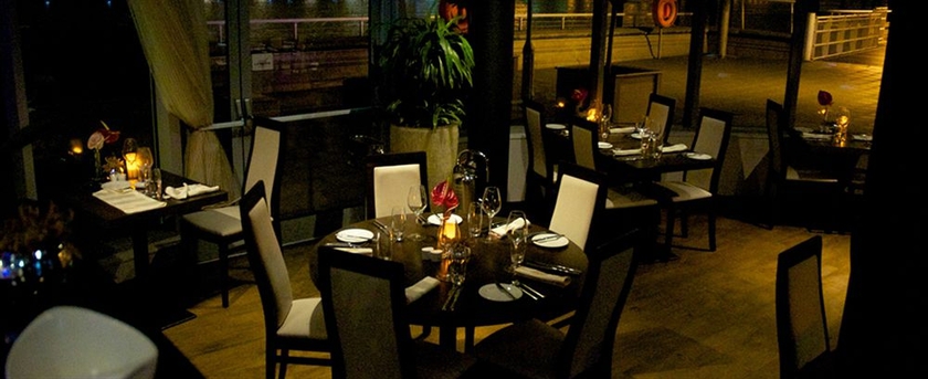 Imagen del bar/restaurante del Hotel Rafayel. Foto 2