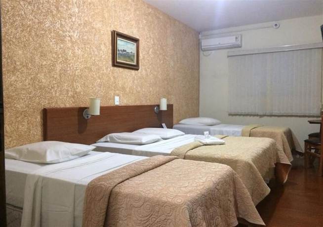 Imagen de la habitación del Hotel Rafeli. Foto 6
