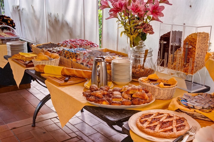 Imagen del bar/restaurante del Hotel Raffaelli Park. Foto 6