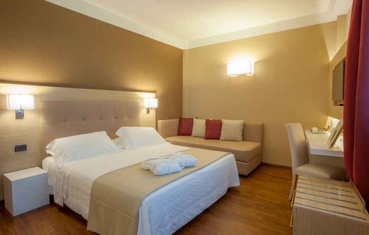 Imagen de la habitación del Hotel Raffaello, Senigallia. Foto 12