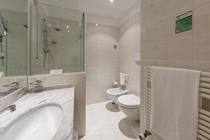 Imagen de la habitación del Hotel Raffaello, Senigallia. Foto 13