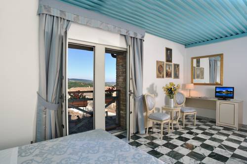 Imagen de la habitación del Hotel Raffaello, Urbino. Foto 3