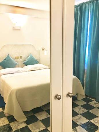 Imagen de la habitación del Hotel Raffaello, Urbino. Foto 9