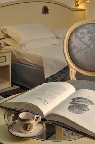 Imagen de la habitación del Hotel Raffaello, Urbino. Foto 16