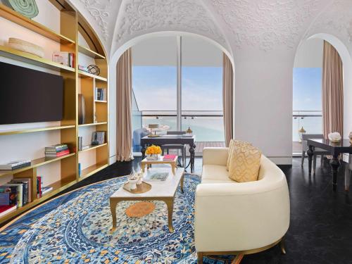 Imagen de la habitación del Hotel Raffles Doha. Foto 13