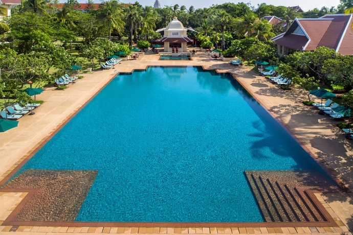 Imagen de la piscina del Hotel Raffles Grand D'angkor. Foto 13