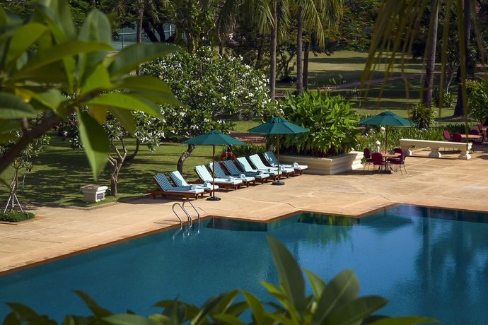 Imagen de la piscina del Hotel Raffles Grand D'angkor. Foto 14