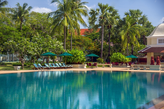 Imagen de la piscina del Hotel Raffles Grand D'angkor. Foto 15