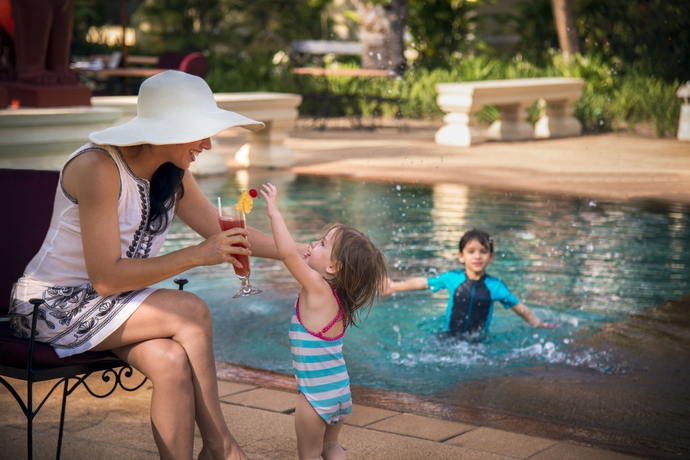 Imagen de la piscina del Hotel Raffles Grand D'angkor. Foto 16